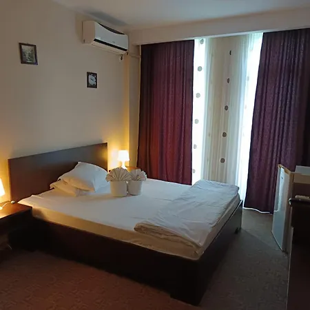 Km 0 Aparthotel *